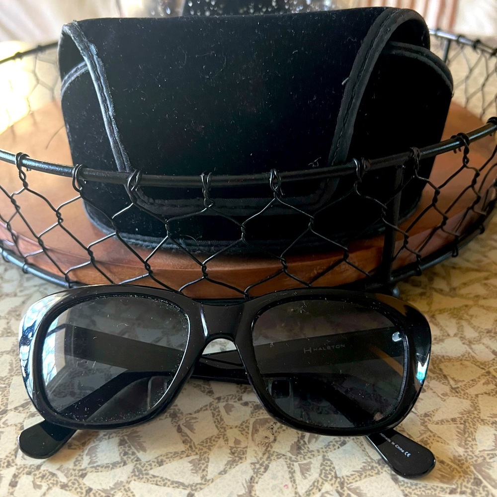 Halston Sunglasses with free Marc Jacob’s Case